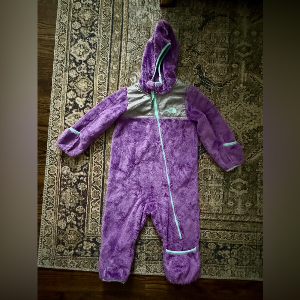 The north face baby . Good condition